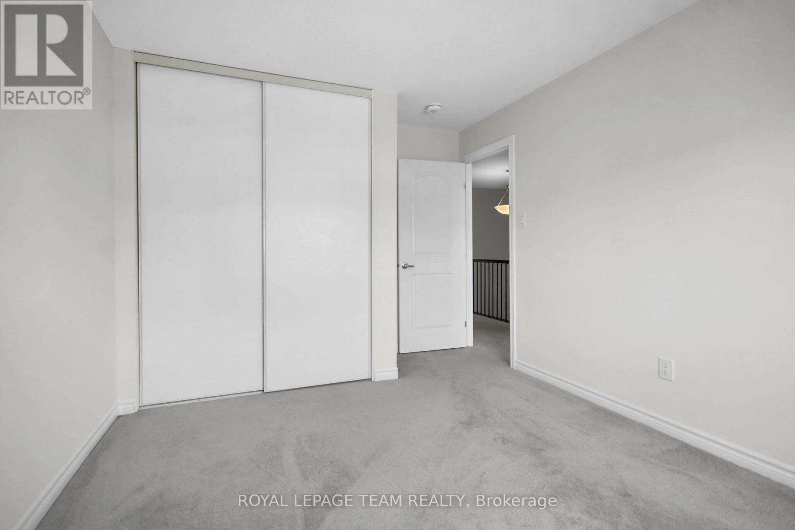 Photo 30 of 92 Mesa Drive, Ottawa ON