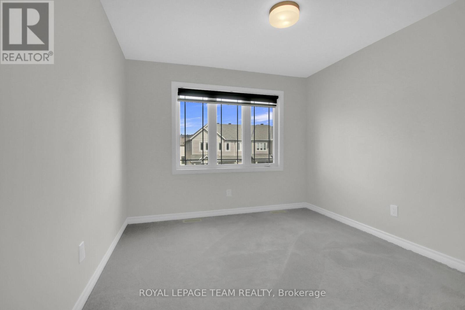 Photo 31 of 92 Mesa Drive, Ottawa ON