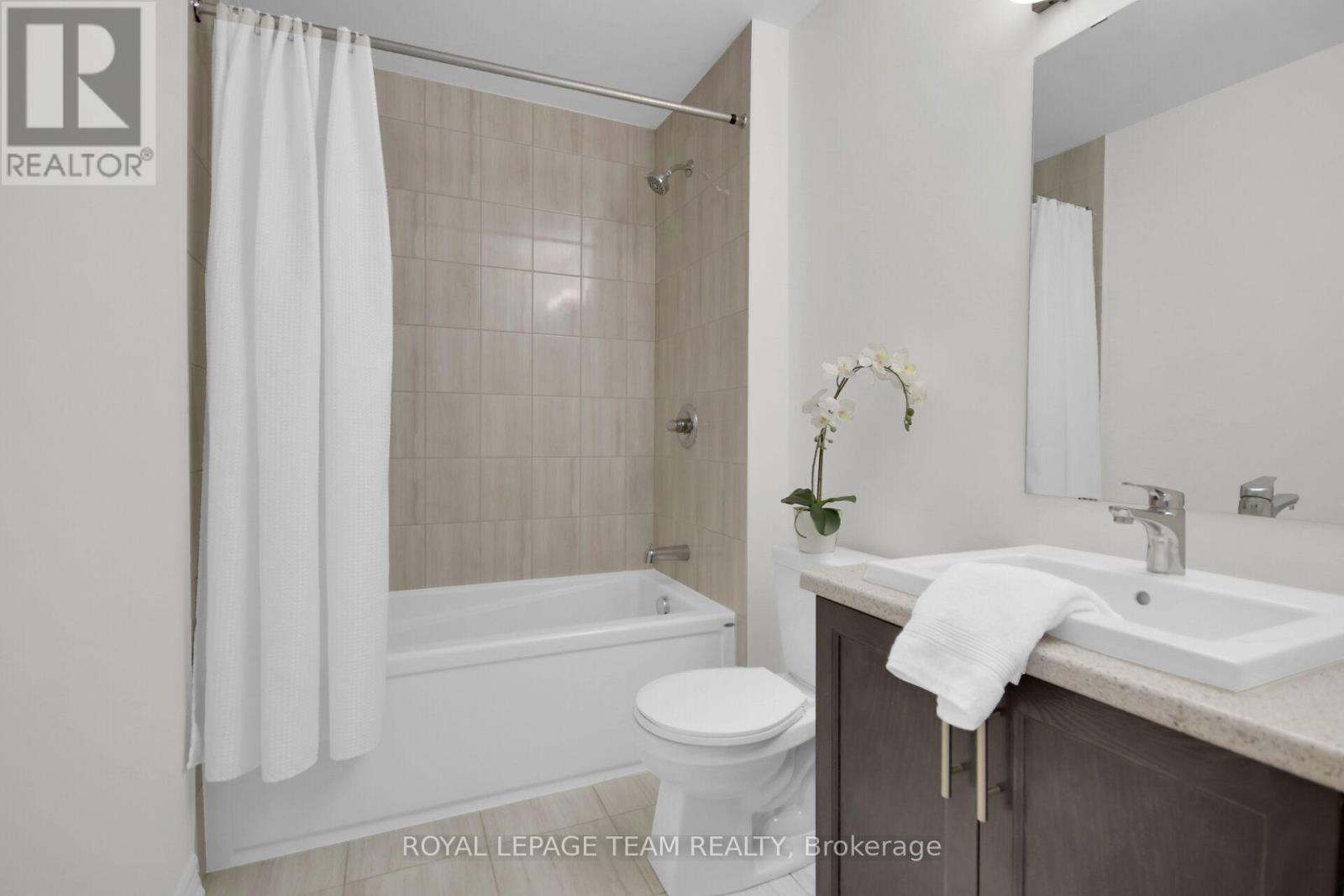 Photo 32 of 92 Mesa Drive, Ottawa ON
