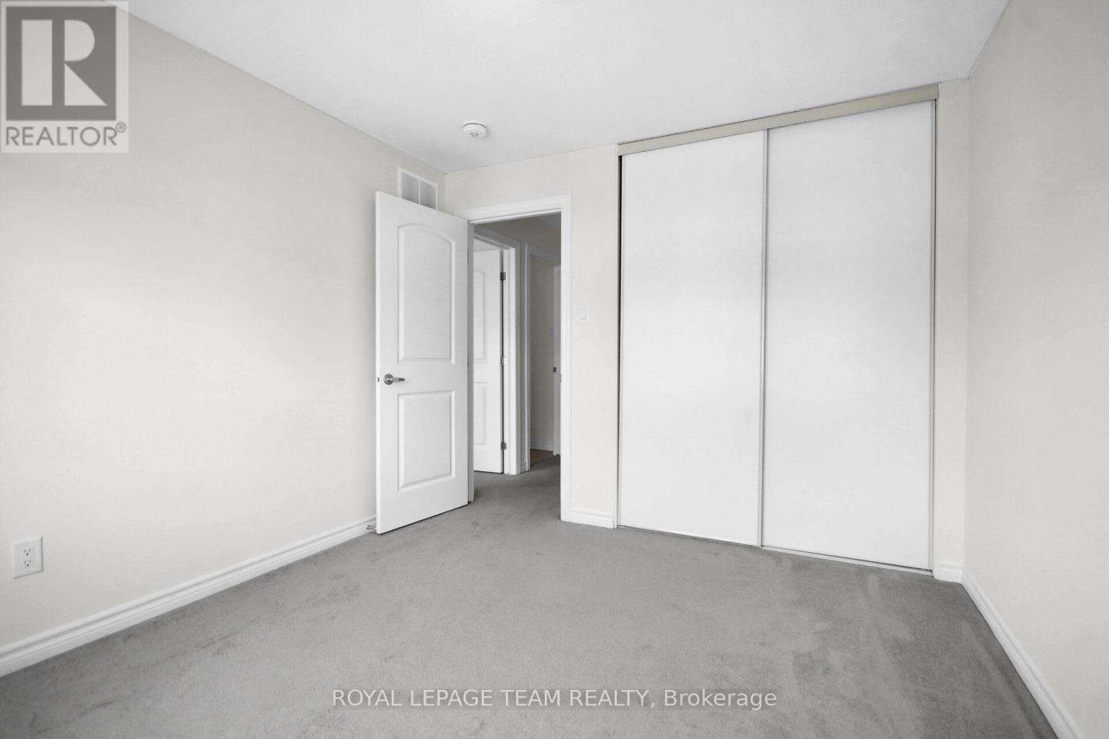 Photo 33 of 92 Mesa Drive, Ottawa ON