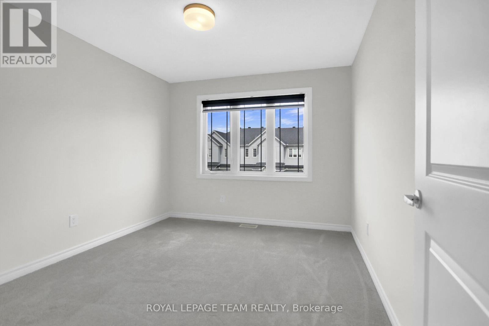 Photo 34 of 92 Mesa Drive, Ottawa ON