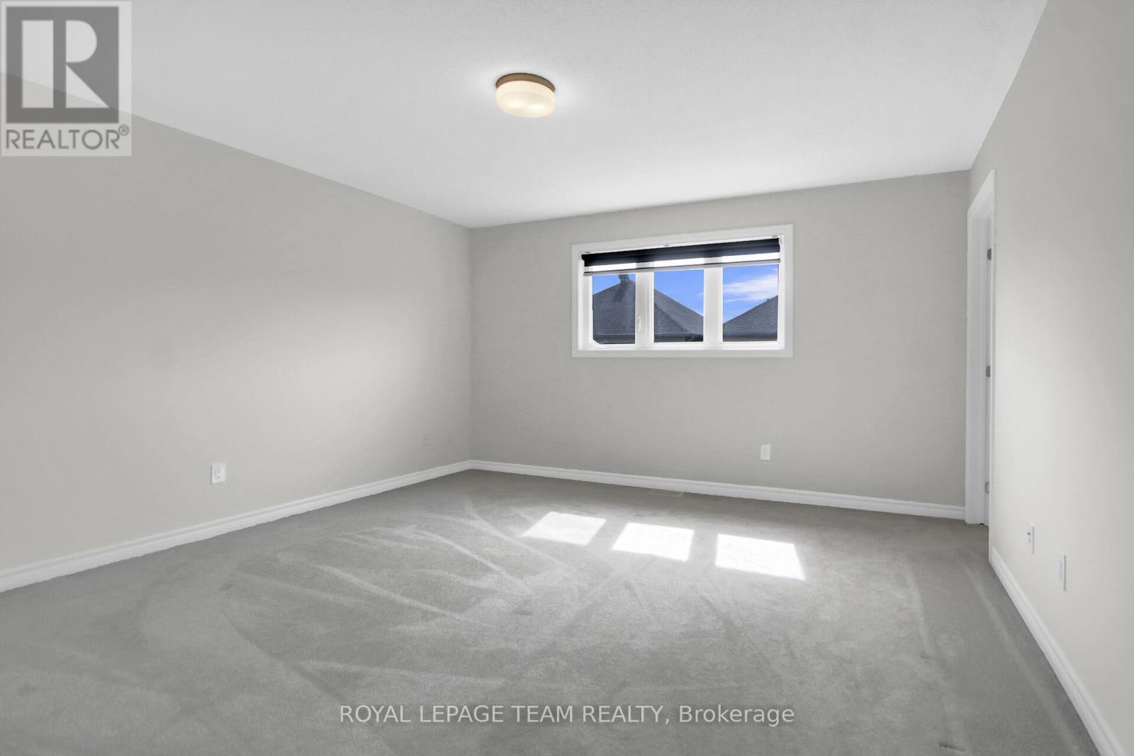 Photo 36 of 92 Mesa Drive, Ottawa ON