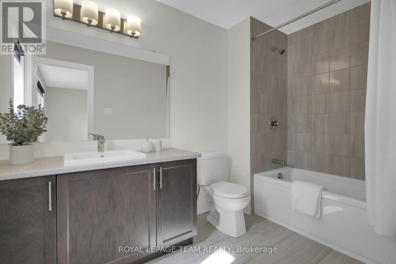 Photo 40 of 92 Mesa Drive, Ottawa ON