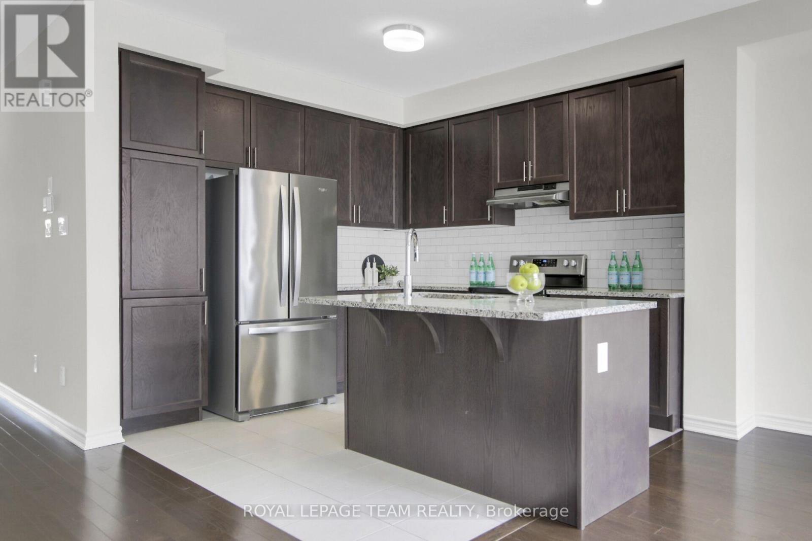 Photo 8 of 92 Mesa Drive, Ottawa ON