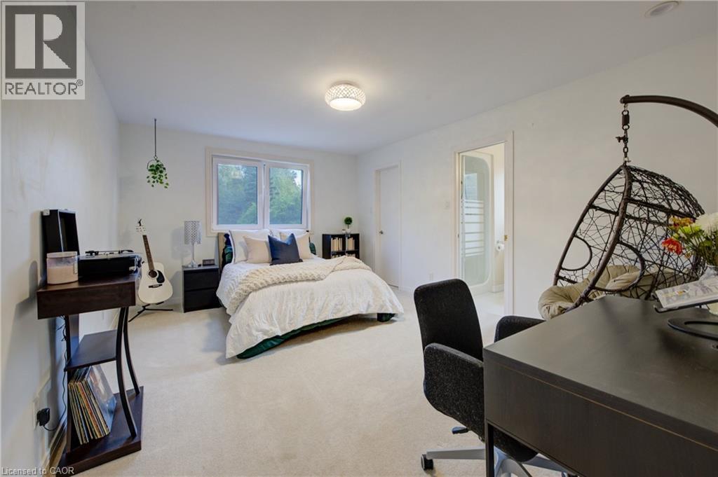 Photo 10 of 587 Manorwood Court, Waterloo ON