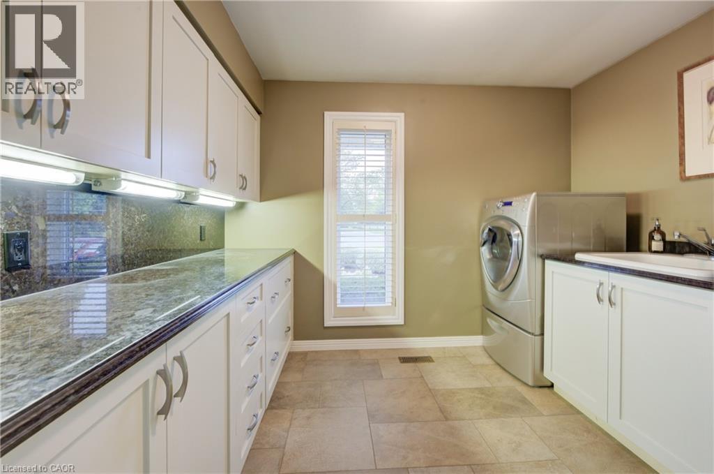Photo 14 of 587 Manorwood Court, Waterloo ON