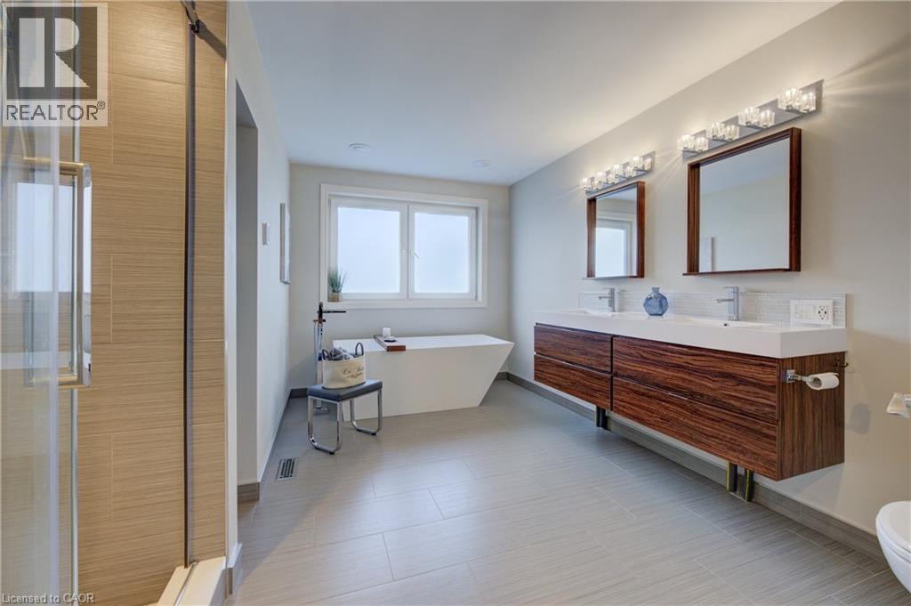 Photo 24 of 587 Manorwood Court, Waterloo ON
