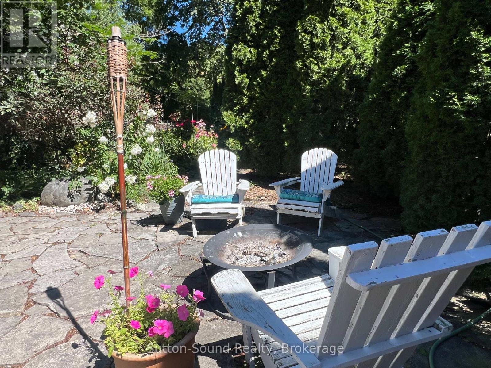 Photo 18 of 735 4th Avenue E, Owen Sound ON