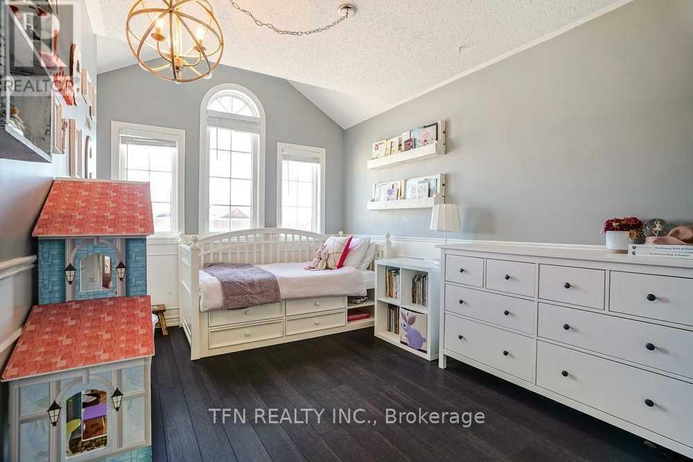 Photo 11 of 15 Mcphail Place, Hamilton ON