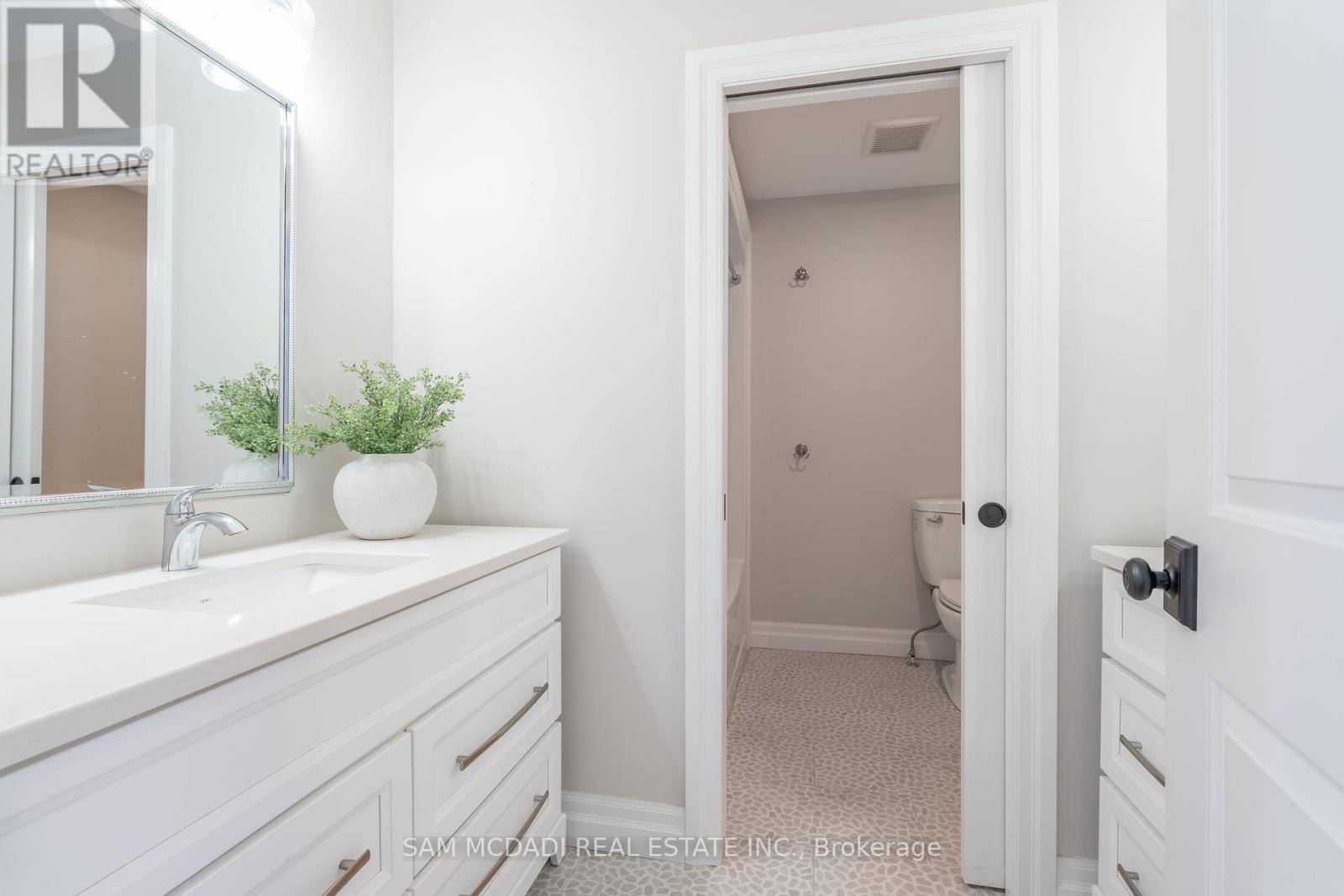 Photo 13 of 1096 Westbrook Road, Hamilton ON