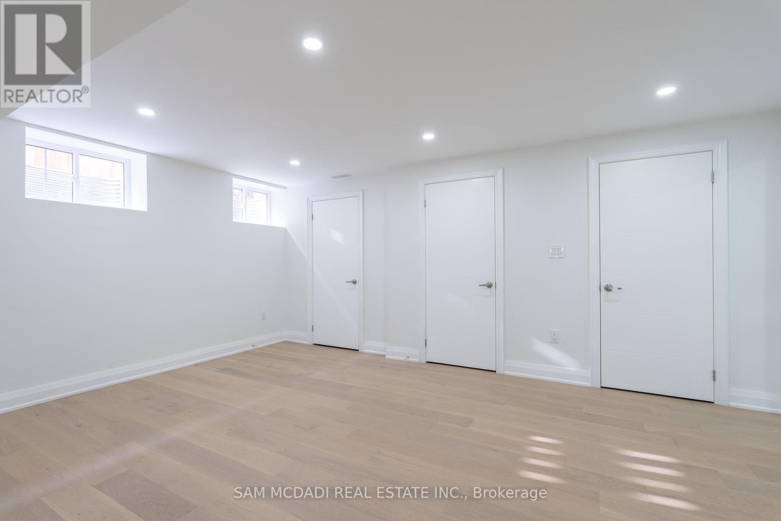 Photo 2 of 1096 Westbrook Road, Hamilton ON
