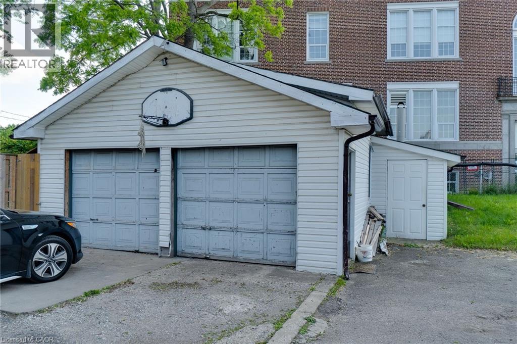 Photo 16 of 151 Lancaster Street E, Kitchener ON