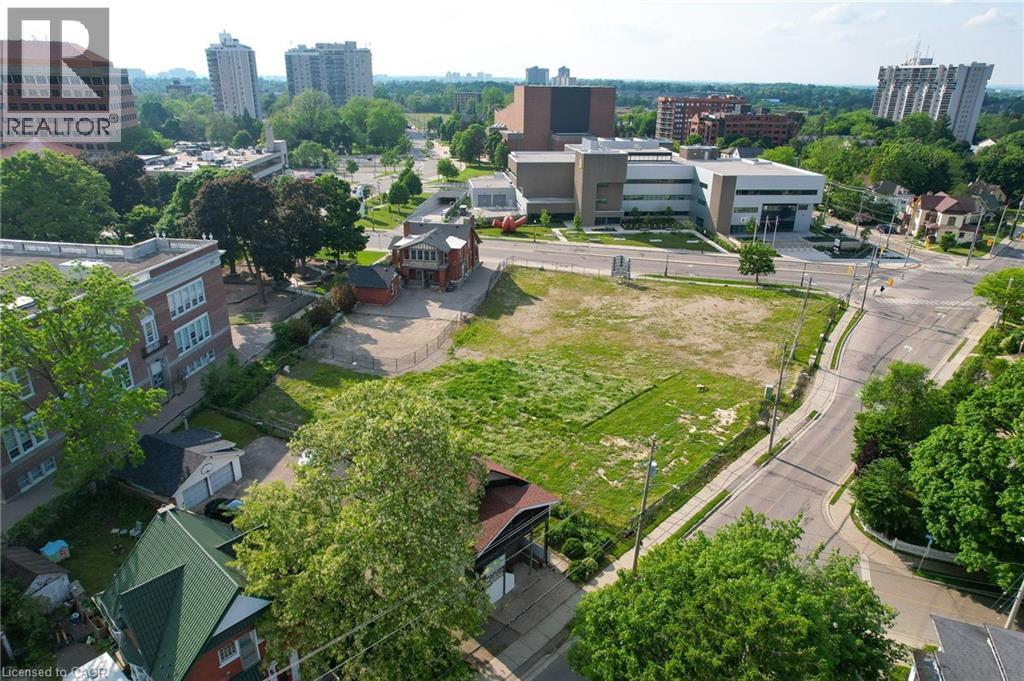 Photo 24 of 151 Lancaster Street E, Kitchener ON