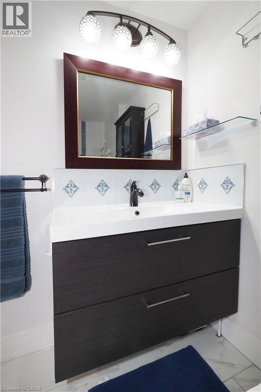 Photo 13 of 49 Cedarwoods Crescent Unit 50, Kitchener ON
