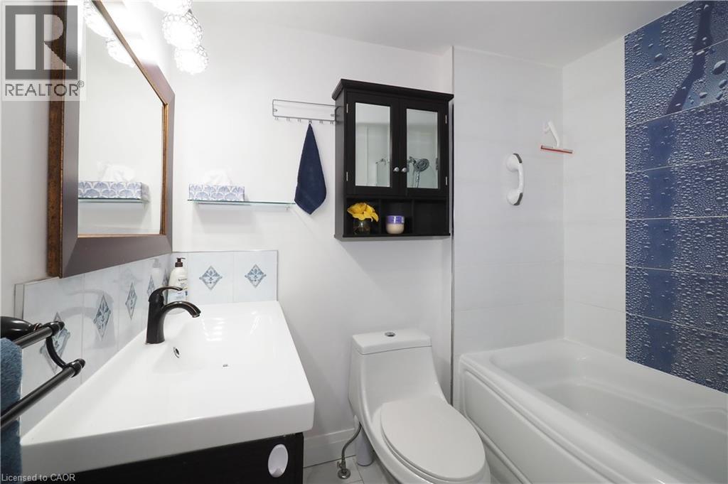 Photo 24 of 49 Cedarwoods Crescent Unit 50, Kitchener ON