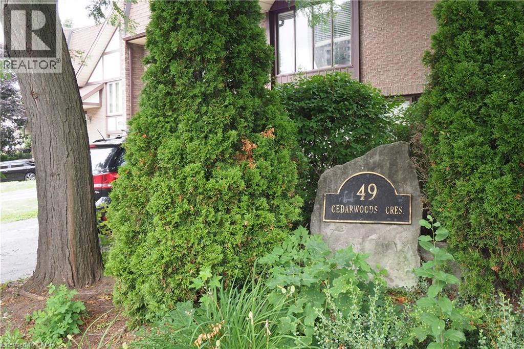Photo 2 of 49 Cedarwoods Crescent Unit 50, Kitchener ON