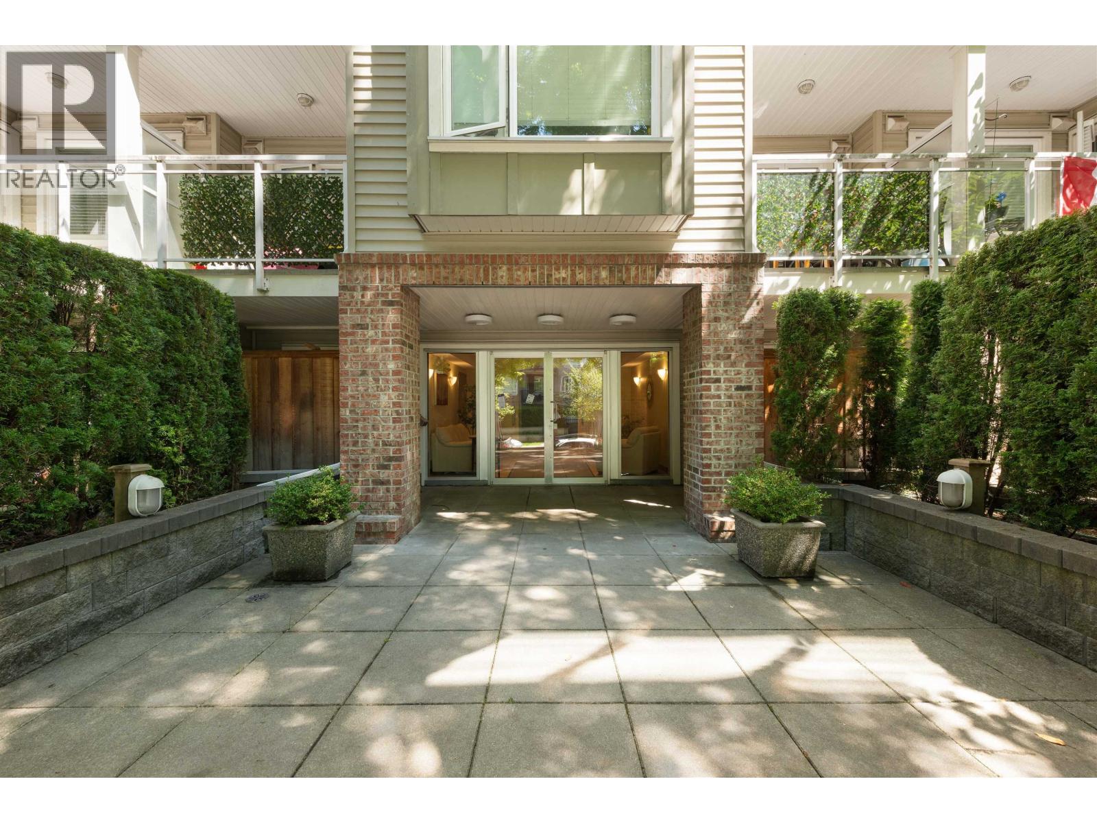 Photo 18 of 303 2373 Atkins Avenue, Port Coquitlam BC