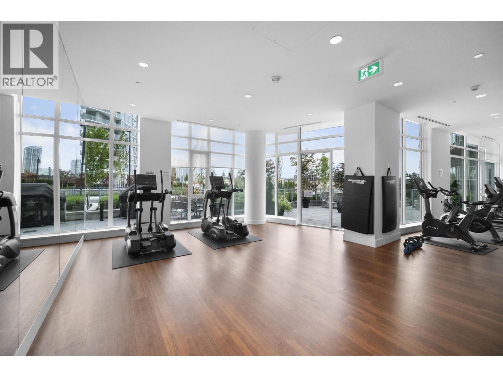 Photo 11 of 2107 7769 Park Crescent, Burnaby BC