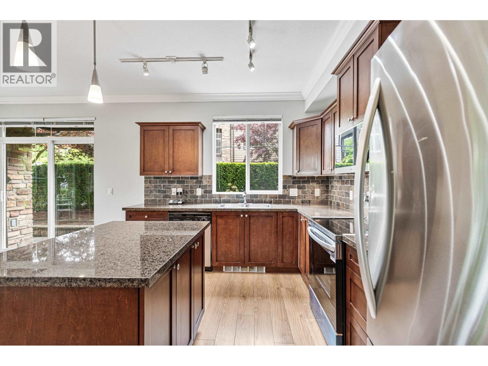 Photo 4 of 126 12258 224 Street, Maple Ridge BC