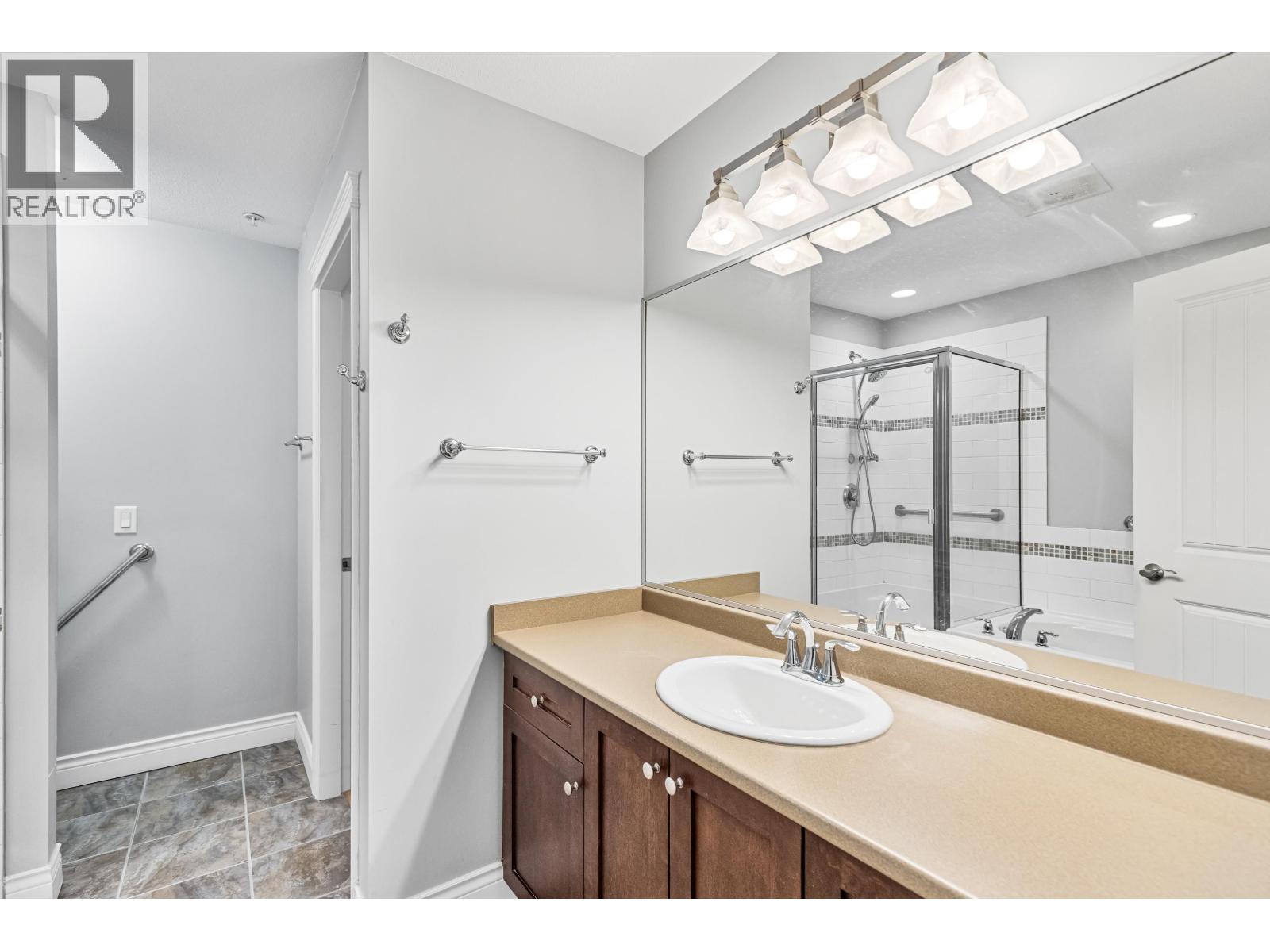 Photo 3 of 126 12258 224 Street, Maple Ridge BC