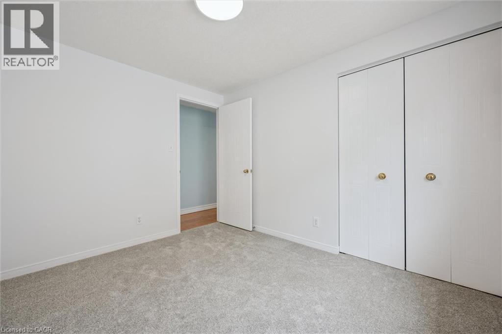Photo 12 of 224 Pineland Court, Waterloo ON