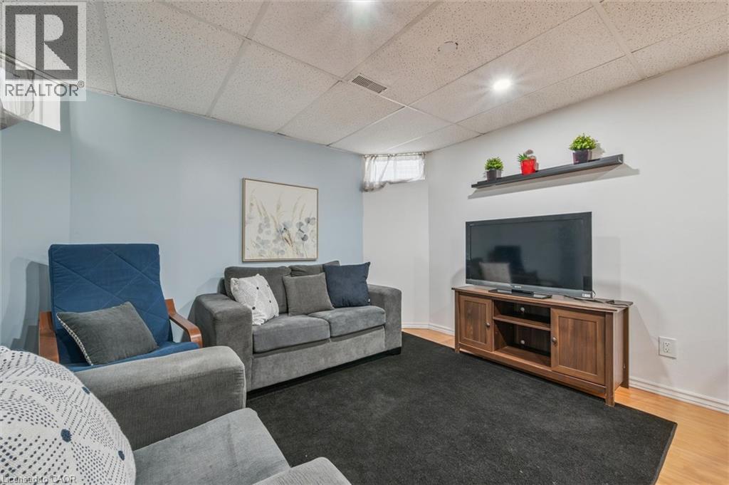 Photo 7 of 224 Pineland Court, Waterloo ON