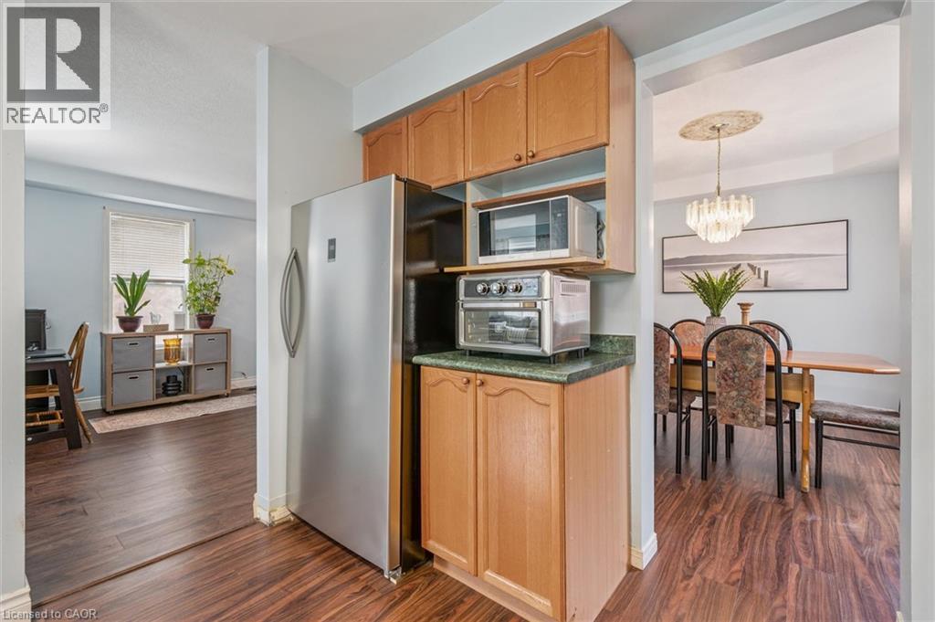Photo 19 of 224 Pineland Court, Waterloo ON