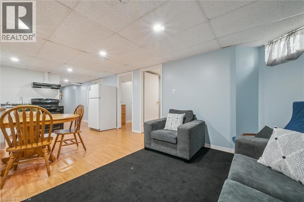 Photo 13 of 224 Pineland Court, Waterloo ON