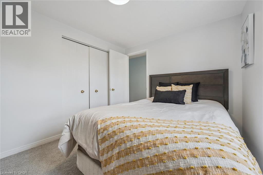 Photo 20 of 224 Pineland Court, Waterloo ON