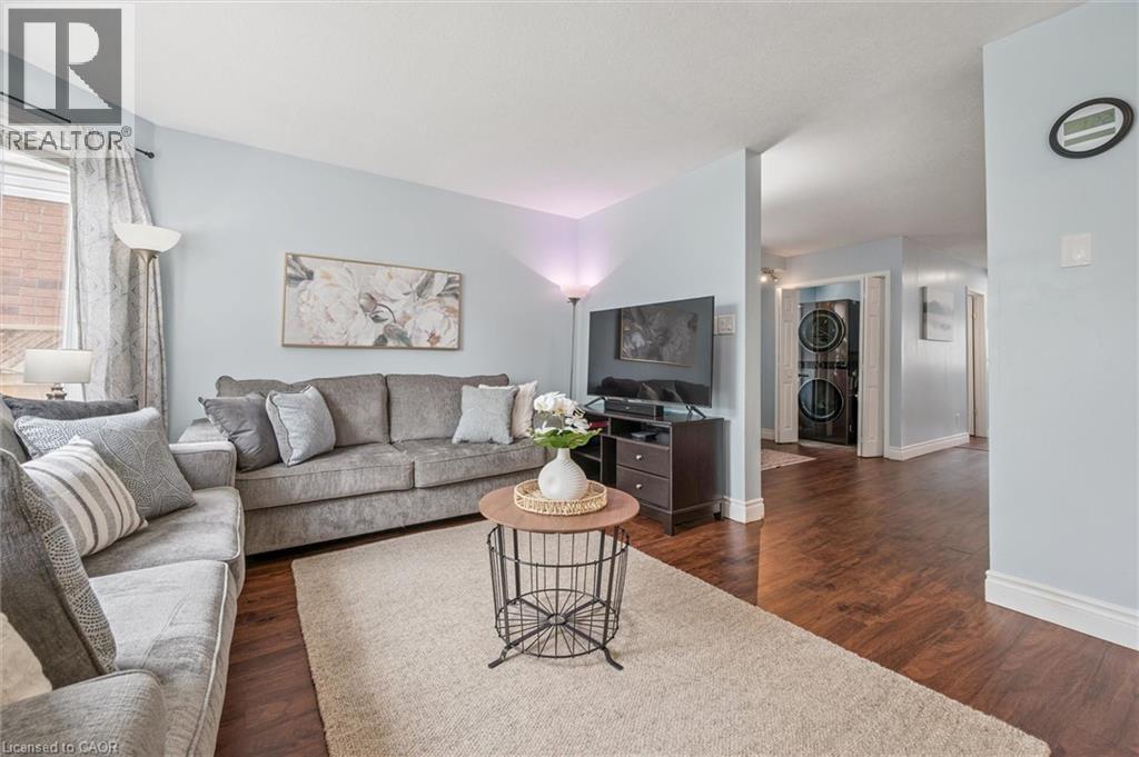 Photo 10 of 224 Pineland Court, Waterloo ON