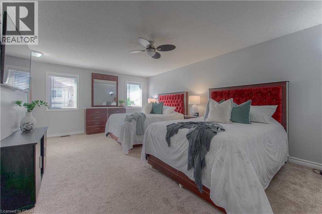 Photo 23 of 139 Pebblecreek Drive, Kitchener ON