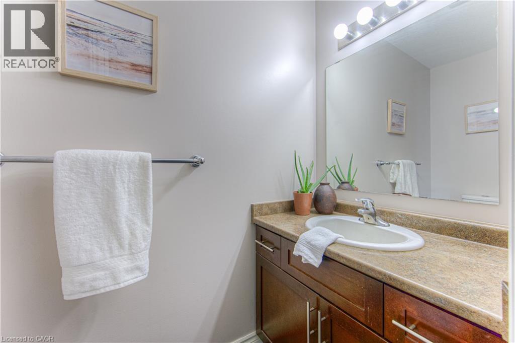 Photo 6 of 139 Pebblecreek Drive, Kitchener ON