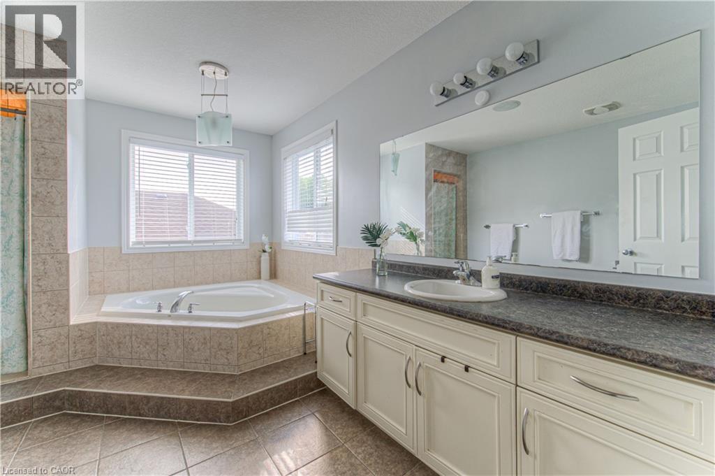 Photo 13 of 139 Pebblecreek Drive, Kitchener ON