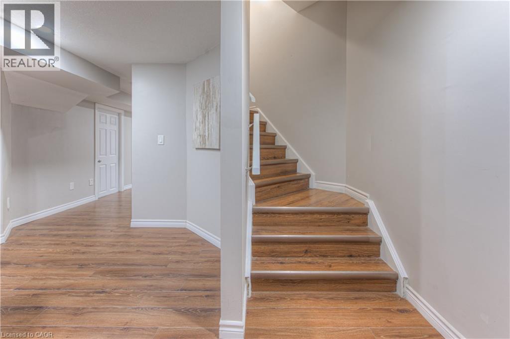 Photo 8 of 139 Pebblecreek Drive, Kitchener ON