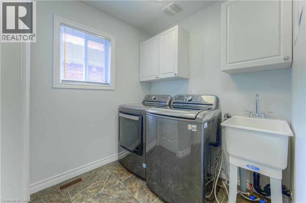 Photo 12 of 139 Pebblecreek Drive, Kitchener ON