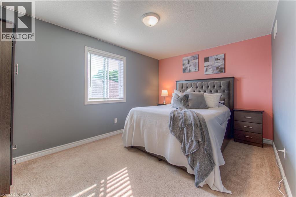 Photo 18 of 139 Pebblecreek Drive, Kitchener ON