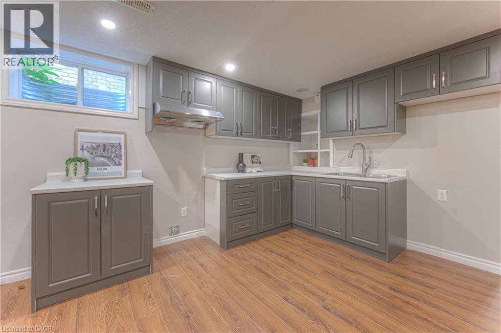 Photo 10 of 139 Pebblecreek Drive, Kitchener ON