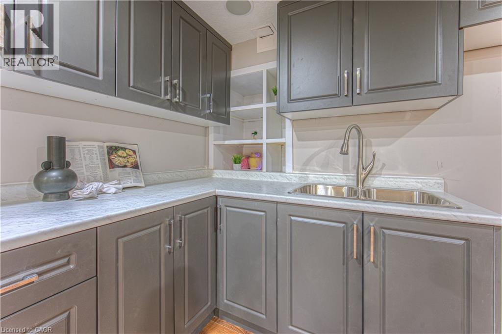 Photo 4 of 139 Pebblecreek Drive, Kitchener ON