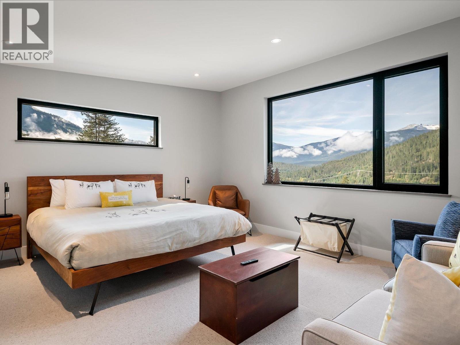 9292 STELLAR'S WAY, Whistler