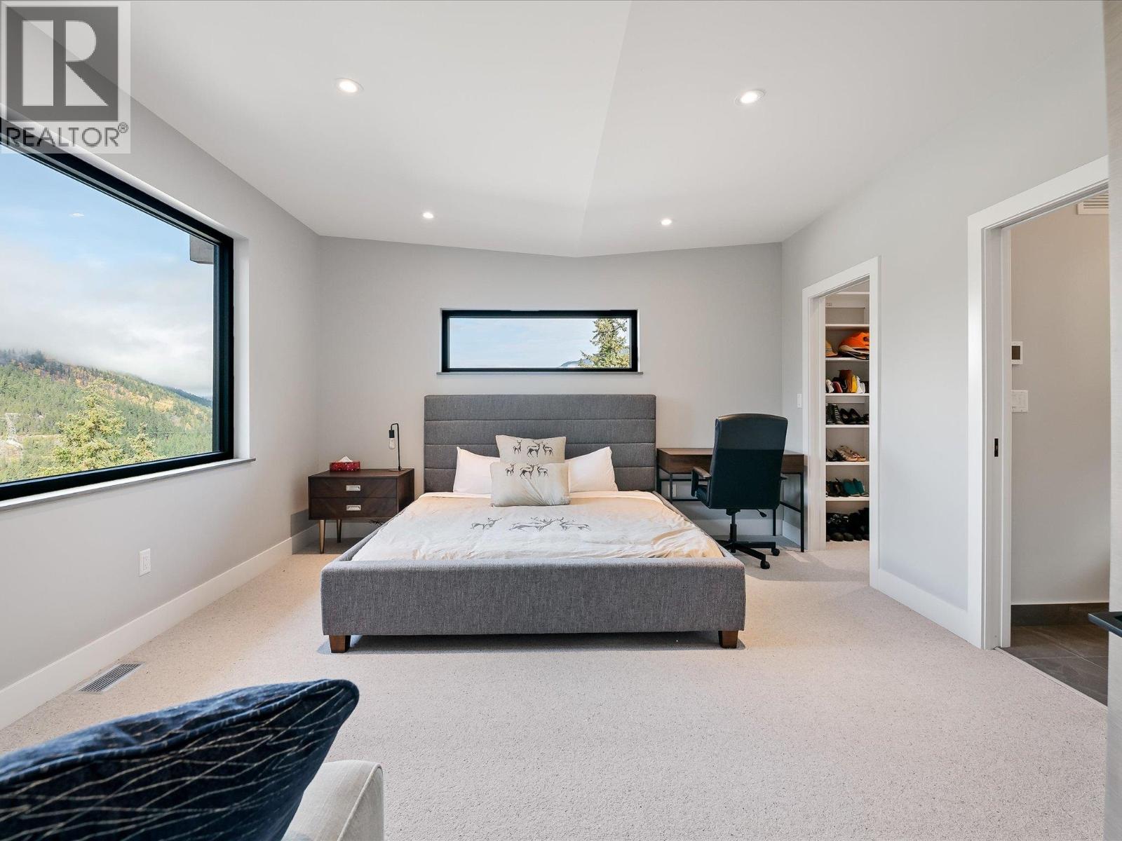 9292 STELLAR'S WAY, Whistler