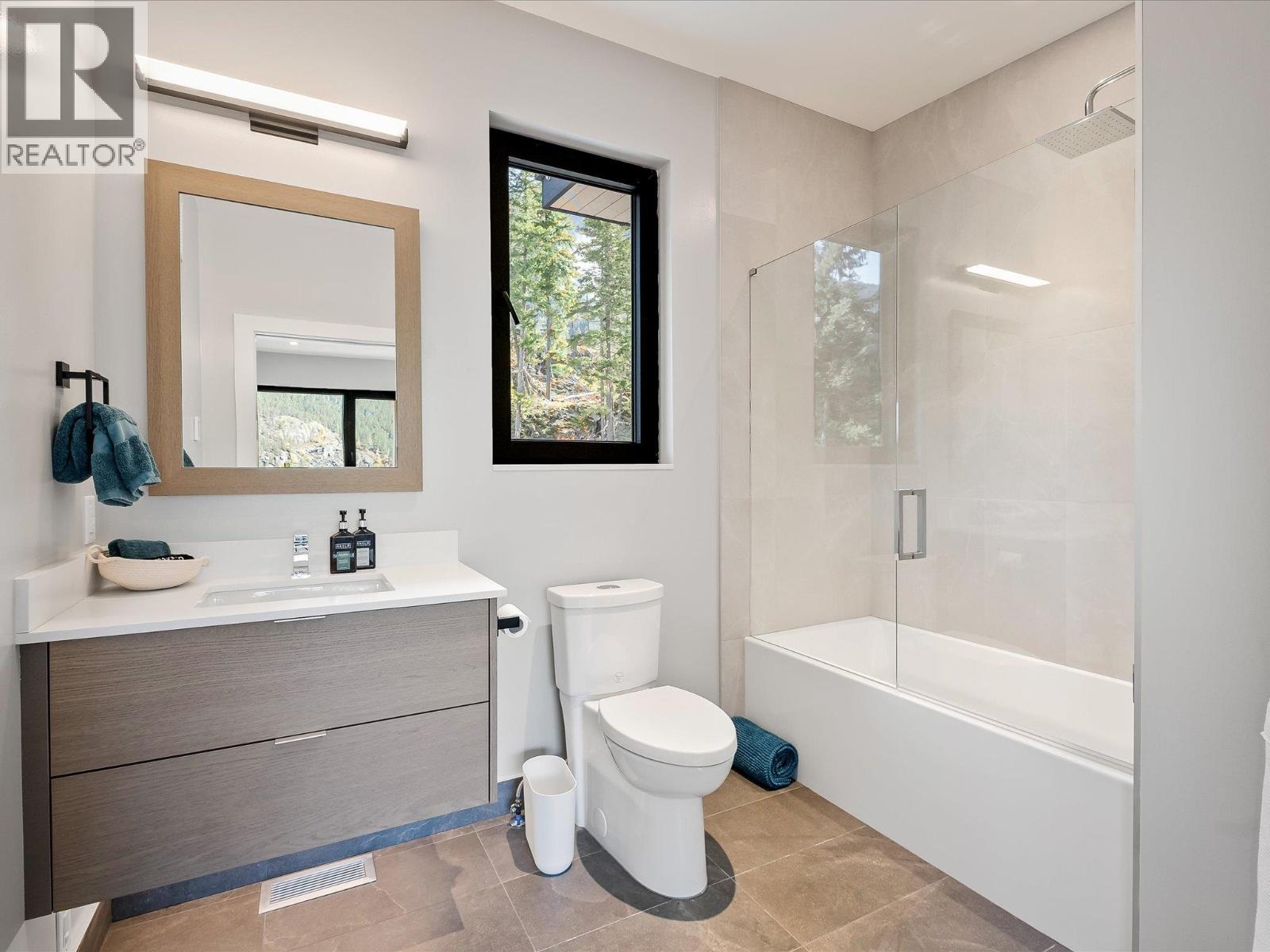 9292 STELLAR'S WAY, Whistler