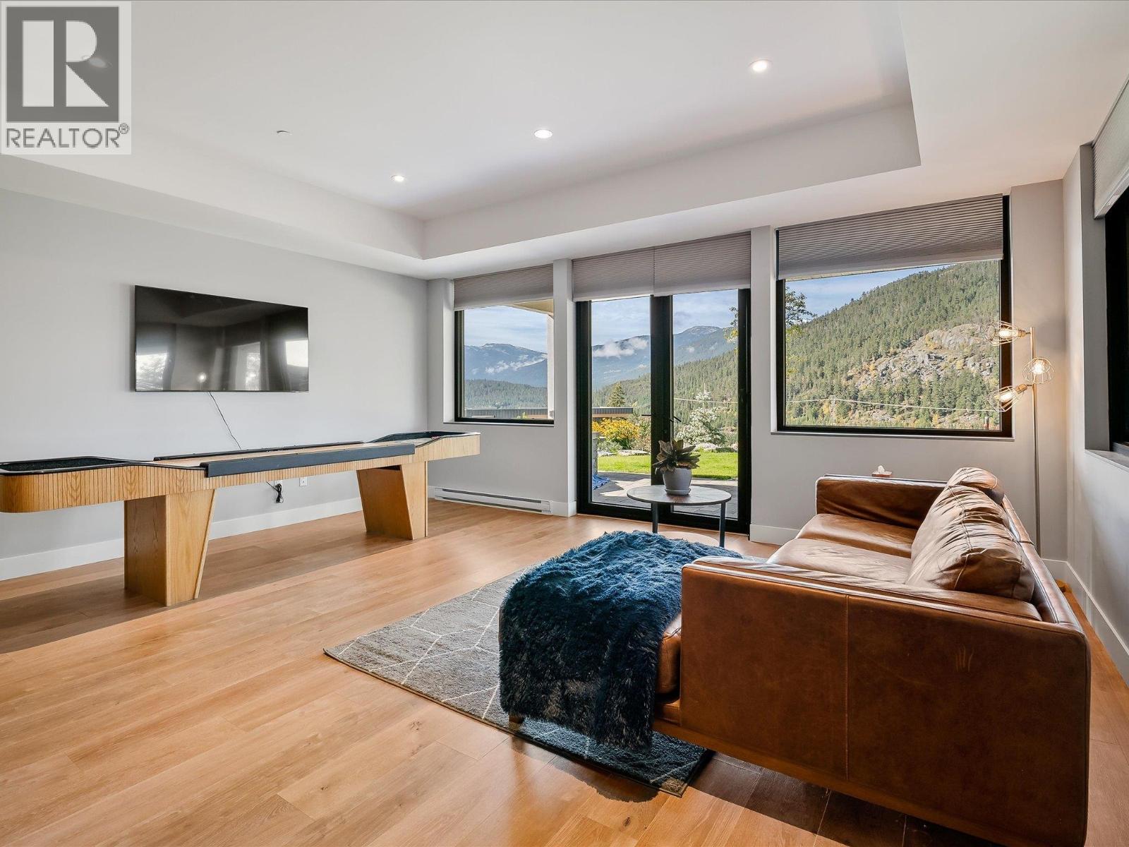 9292 STELLAR'S WAY, Whistler