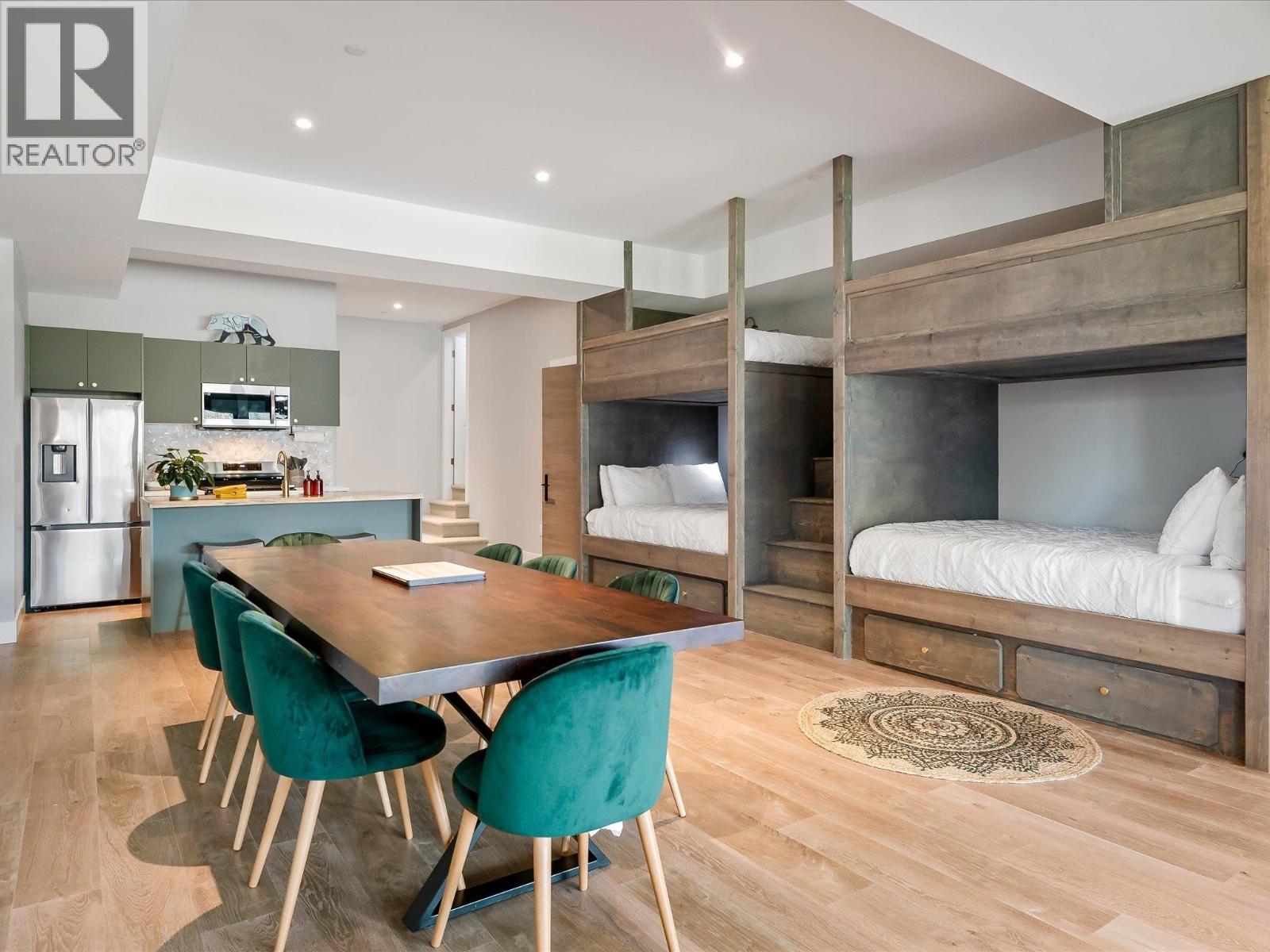 9292 STELLAR'S WAY, Whistler