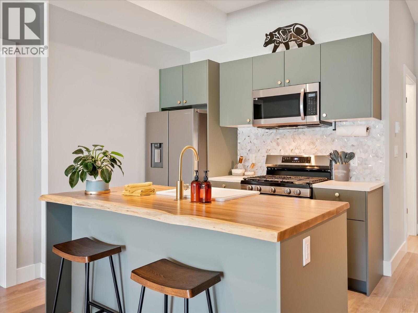 9292 STELLAR'S WAY, Whistler