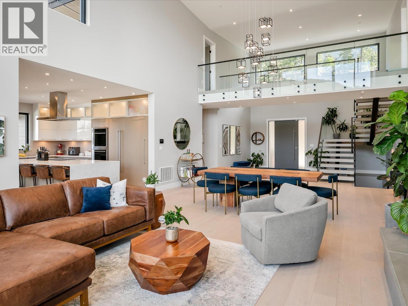 9292 STELLAR'S WAY, Whistler