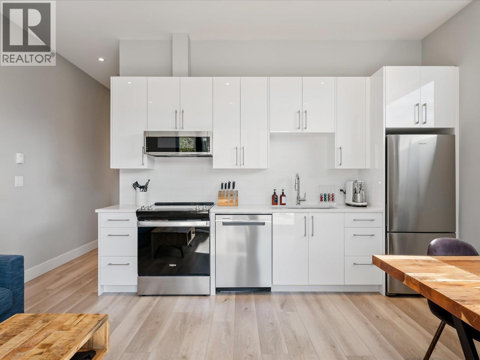 9292 STELLAR'S WAY, Whistler