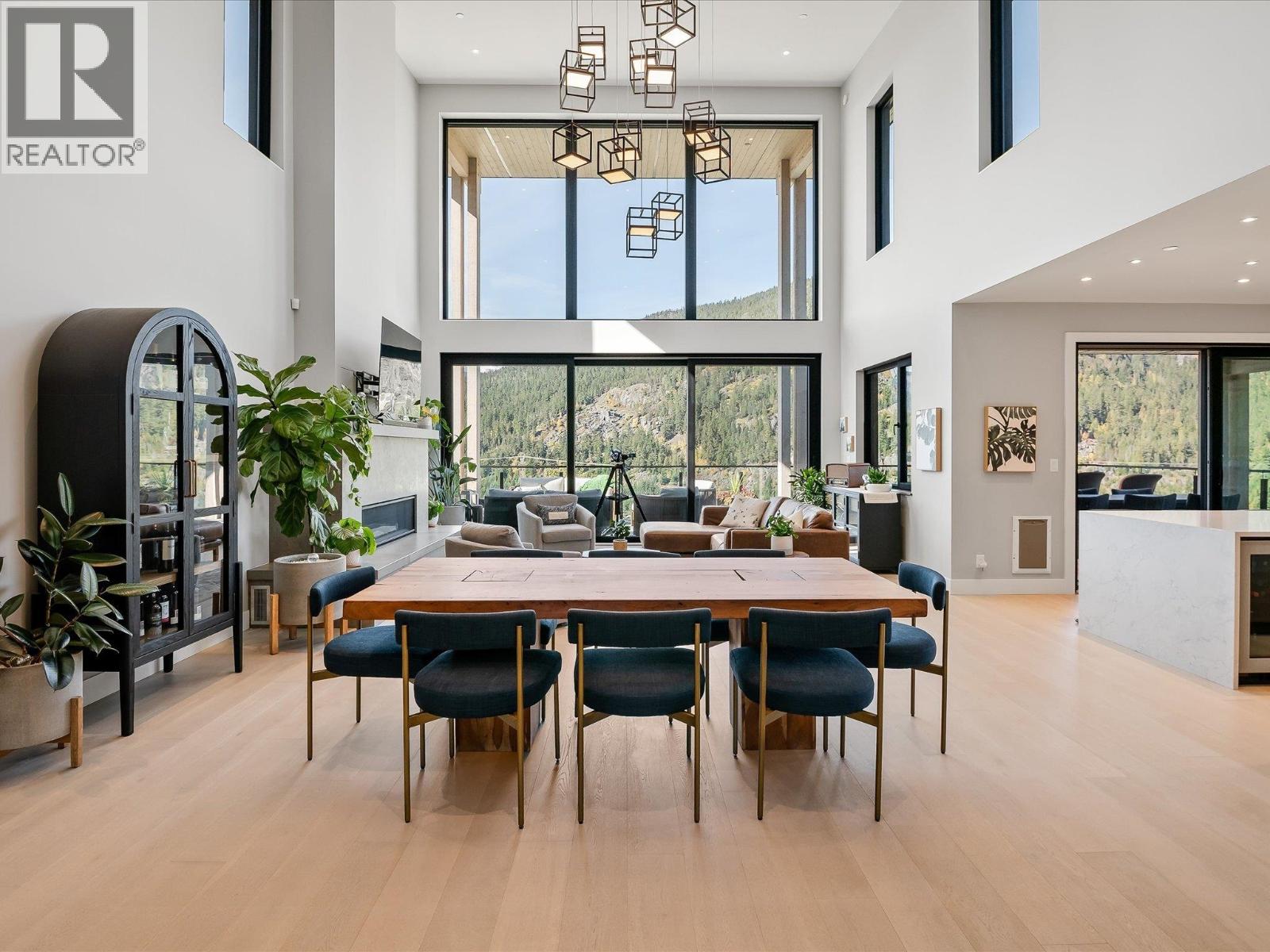 9292 STELLAR'S WAY, Whistler