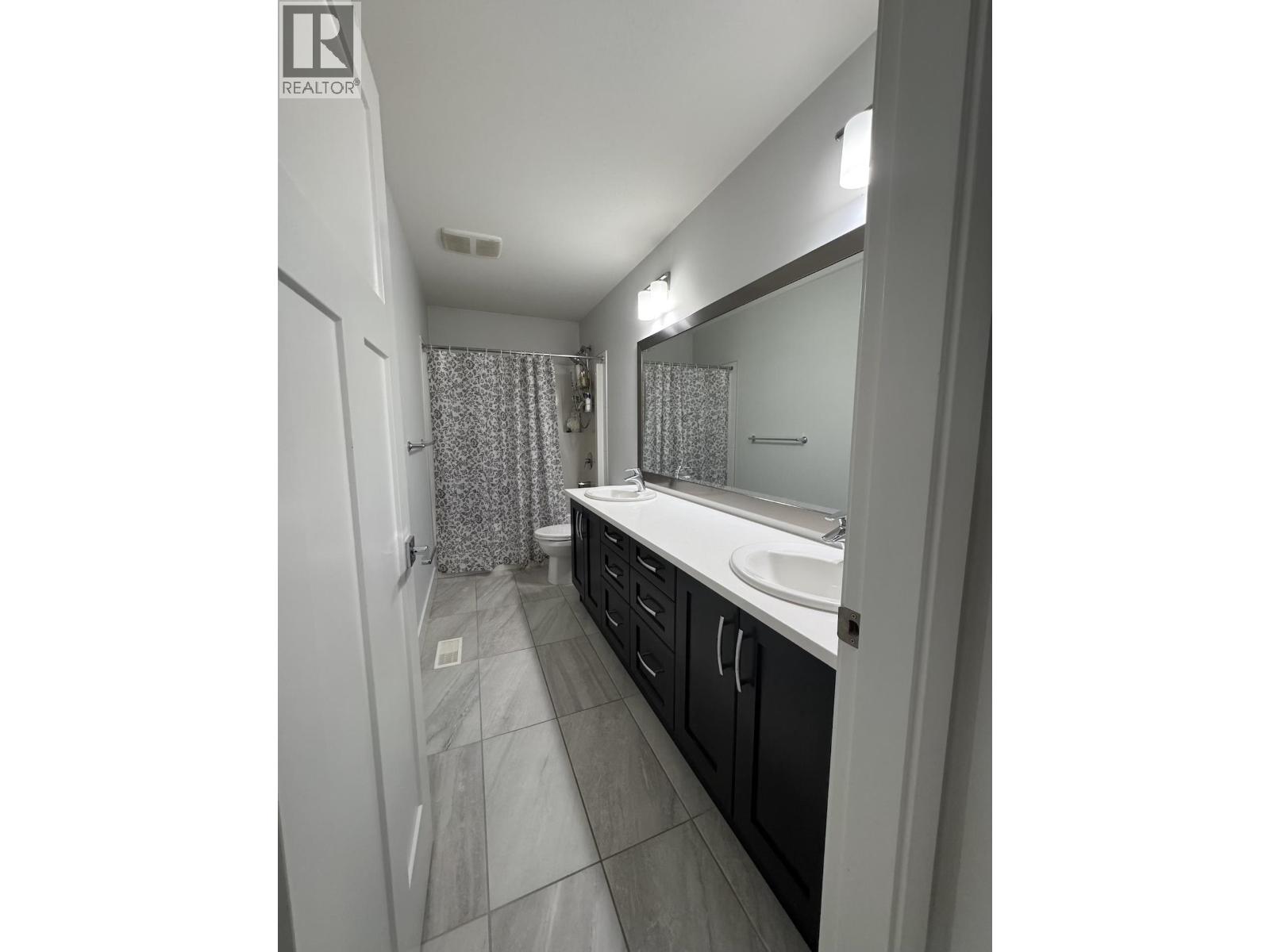 Photo 13 of 11124 239 Street, Maple Ridge BC