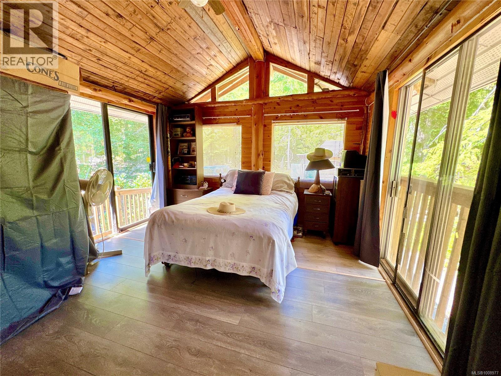 Photo 17 of 3148 Bay Rd, Qualicum Beach BC