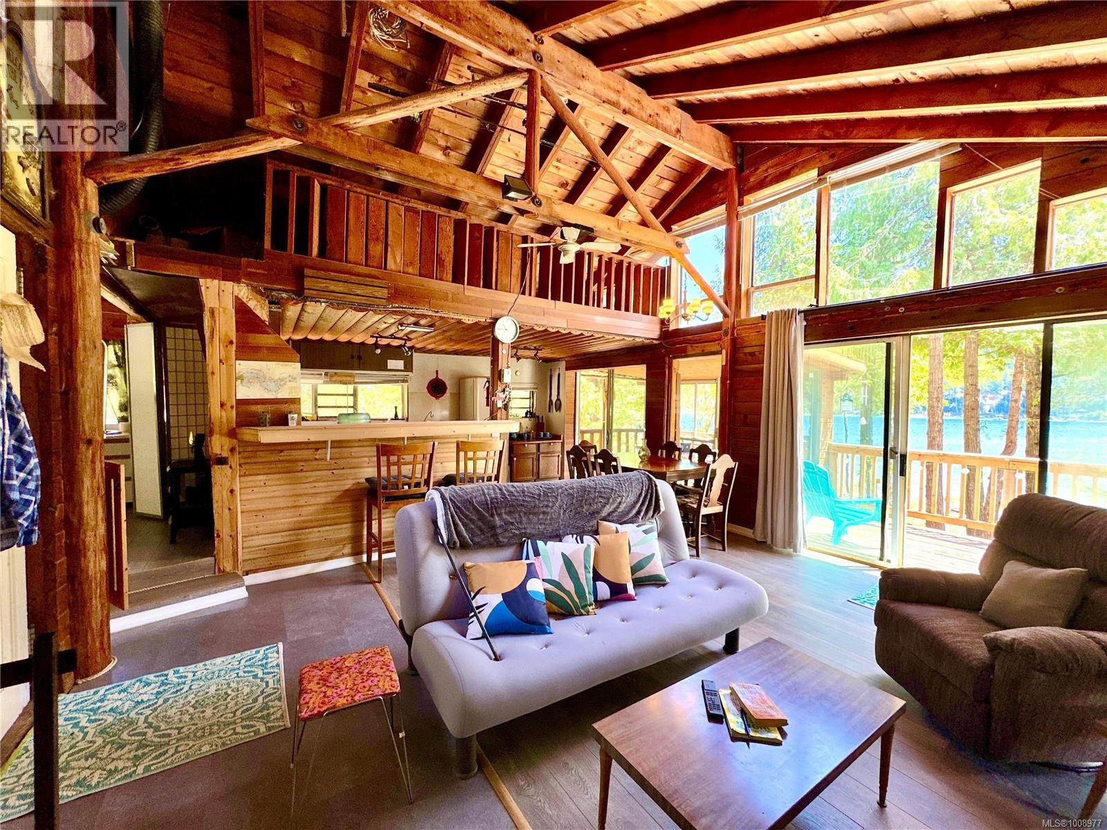 Photo 10 of 3148 Bay Rd, Qualicum Beach BC